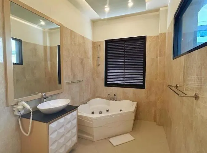 Sapphire 3 Bedroom With Private Pool Canggu